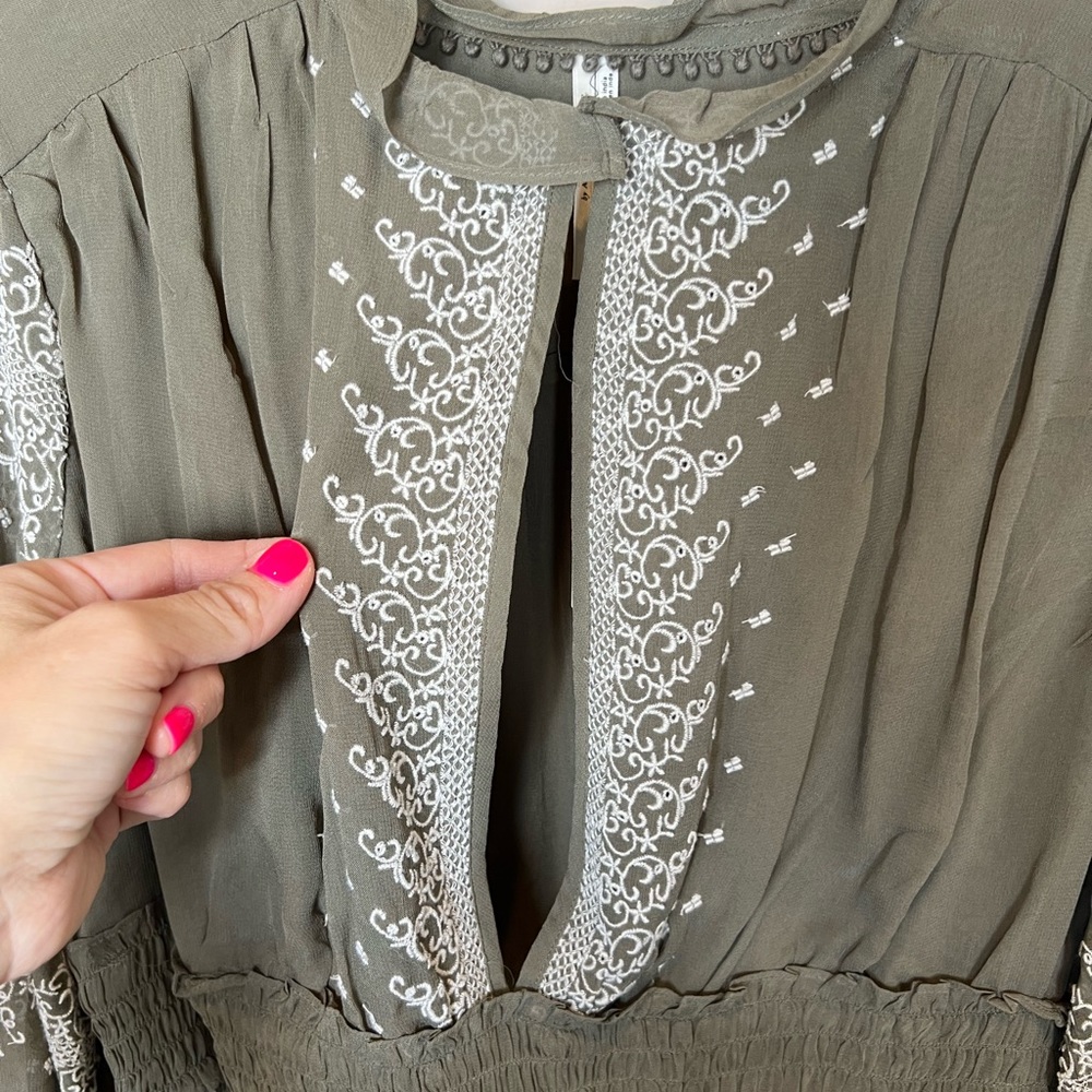 NWT Anthropologie Embroidered Puff Sleeve Blouse💋 - Picture 5 of 8